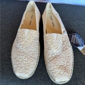 Brand new Toms size 10 cream lace fabric